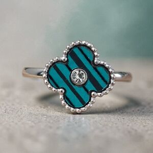 Chic Green Stainless Steel Clover Ring - Size 8